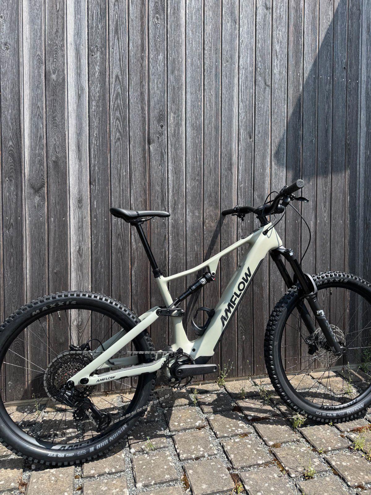 Amflow PR Carbon 2027 – Moosgrün, Gr. M