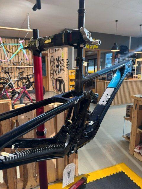 Yeti LT Frameset T-Series 2027 – Turquoise M / Nightout L