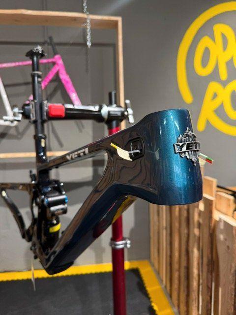 Yeti LT Frameset T-Series 2027 – Turquoise M / Nightout L